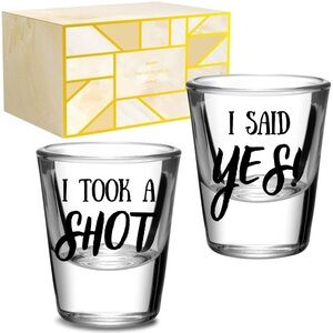 [5x$25] ⭐️ NEW 2-Pack Mr. & Mrs. Wedding Shot Glass Set Engagement Gift - NWT